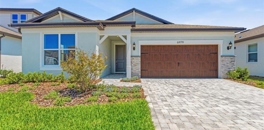 House in Wesley Chapel, Florida 4 bedrooms, 222.69 sq.m. № 2200649