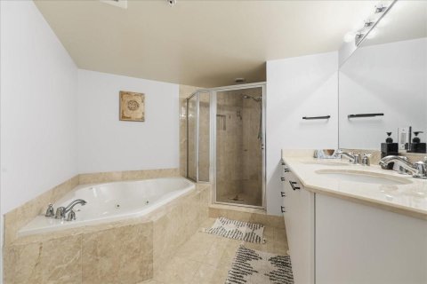 Copropriété à vendre à Fort Lauderdale, Floride: 2 chambres, 117.71 m2 № 2082254 - photo 23