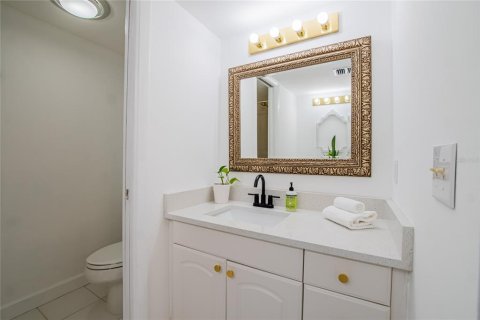 Condo in Tampa, Florida, 3 bedrooms  № 1869209 - photo 21