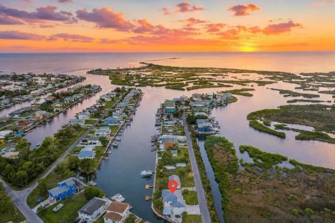 Villa ou maison à Hernando Beach, Floride 2 chambres, 129.88 m2 № 2339216