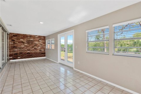 House in Tampa, Florida 2 bedrooms, 122.54 sq.m. № 1736267 - photo 15