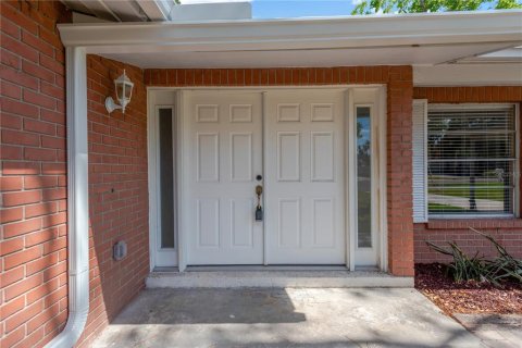 House in Tampa, Florida 2 bedrooms, 122.54 sq.m. № 1736267 - photo 4