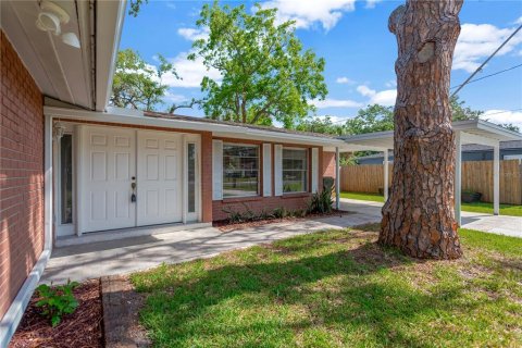 House in Tampa, Florida 2 bedrooms, 122.54 sq.m. № 1736267 - photo 5