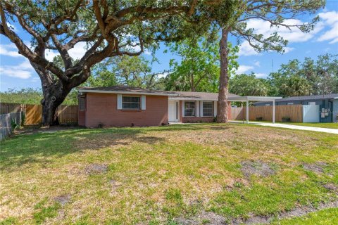House in Tampa, Florida 2 bedrooms, 122.54 sq.m. № 1736267 - photo 1