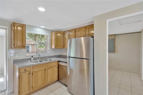 House in Tampa, Florida 2 bedrooms, 122.54 sq.m. № 1736267 - photo 8