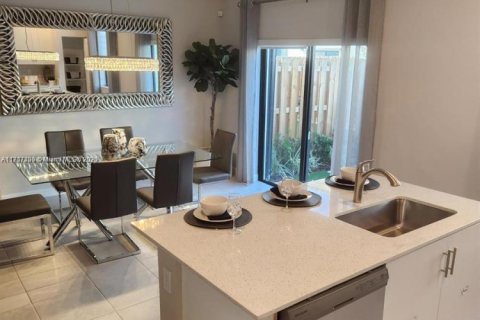 Townhouse in Homestead, Florida 3 bedrooms, 169.73 sq.m. № 1469565 - photo 21