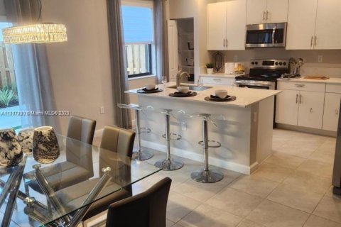 Townhouse in Homestead, Florida 3 bedrooms, 169.73 sq.m. № 1469565 - photo 7