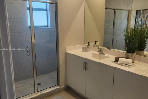 Townhouse in Homestead, Florida 3 bedrooms, 169.73 sq.m. № 1469565 - photo 13