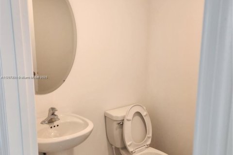 Townhouse in Homestead, Florida 3 bedrooms, 169.73 sq.m. № 1469565 - photo 24