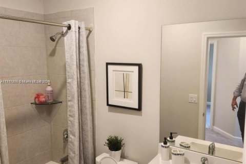 Townhouse in Homestead, Florida 3 bedrooms, 169.73 sq.m. № 1469565 - photo 8