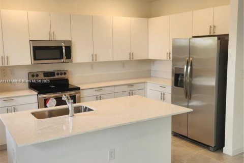 Townhouse in Homestead, Florida 3 bedrooms, 169.73 sq.m. № 1469565 - photo 18