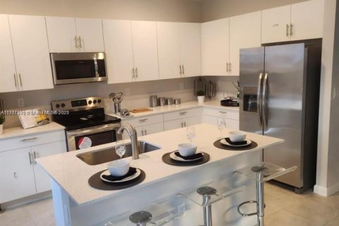 Townhouse in Homestead, Florida 3 bedrooms, 169.73 sq.m. № 1469565 - photo 6
