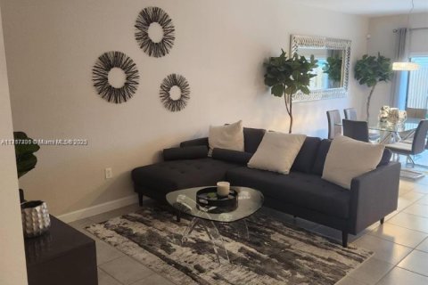 Townhouse in Homestead, Florida 3 bedrooms, 169.73 sq.m. № 1469565 - photo 5