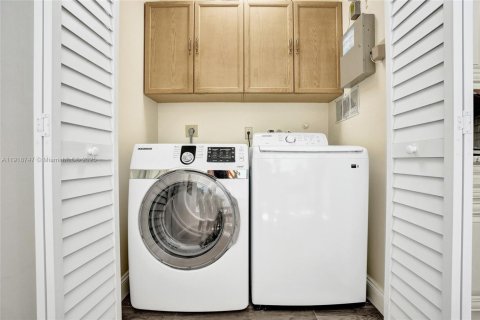 Купить таунхаус в Уэст-Палм-Бич, Флорида 3 спальни, 166.95м2, № 1972077 - фото 23