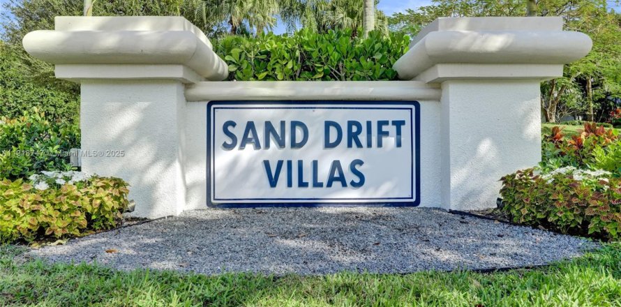 Таунхаус в Уэст-Палм-Бич, Флорида 3 спальни, 166.95м2 № 1972077