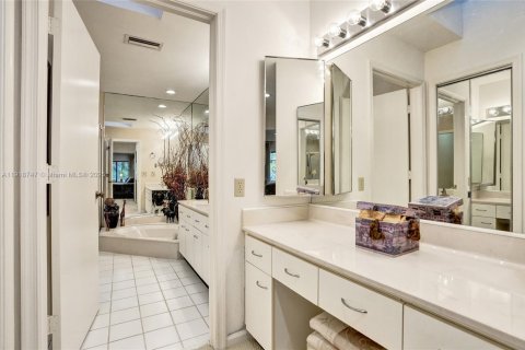 Купить таунхаус в Уэст-Палм-Бич, Флорида 3 спальни, 166.95м2, № 1972077 - фото 29