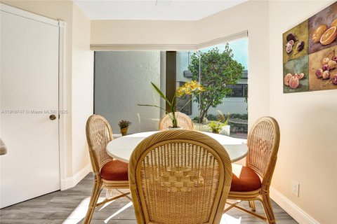 Купить таунхаус в Уэст-Палм-Бич, Флорида 3 спальни, 166.95м2, № 1972077 - фото 20