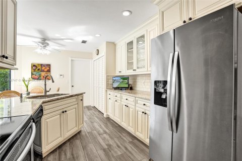 Купить таунхаус в Уэст-Палм-Бич, Флорида 3 спальни, 166.95м2, № 1972077 - фото 17